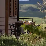 Tuscany Forever Famiglia * וולטרה