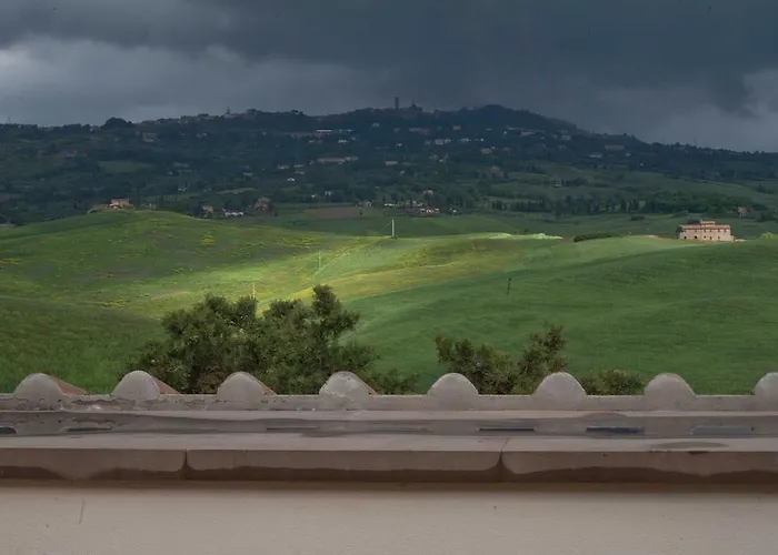 Tuscany Forever Famiglia Volterra